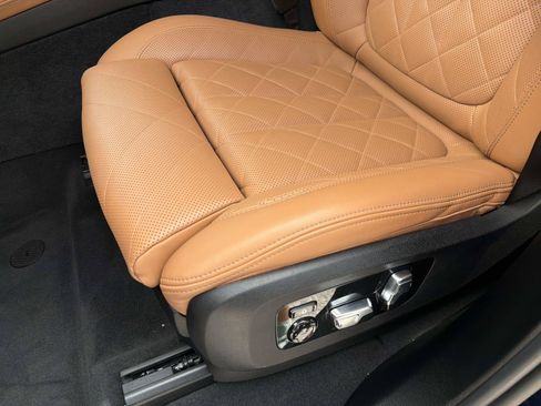 Used 2024 BMW X7 xDrive40i w/ Premium Package AWD/4WD image 18
