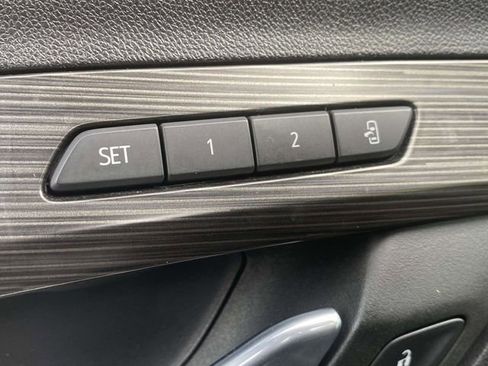 Used 2023 GMC Terrain SLT w/ Tech Package FWD image 23