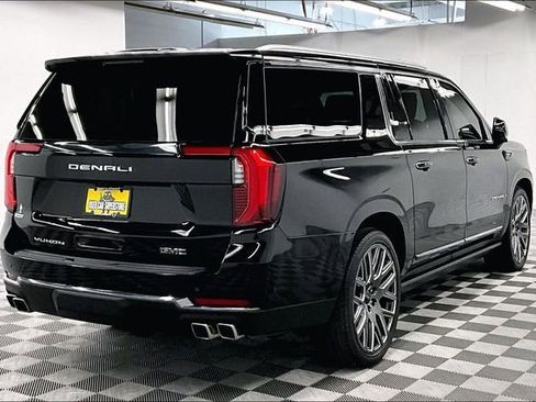 Used 2025 GMC Yukon XL Denali Ultimate w/ LPO, Floor Liner Package AWD/4WD image 13