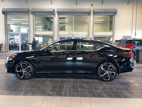 Used 2025 Nissan Altima 2.5 SR image 4