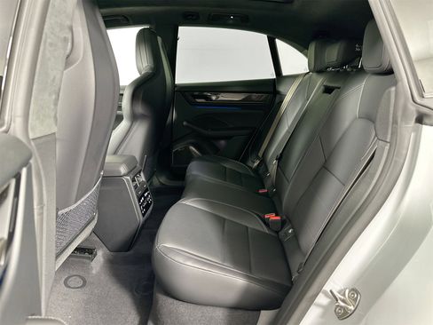 Certified 2025 Porsche Macan Turbo Electric image 28