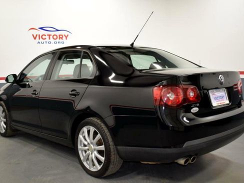 Used 2009 Volkswagen Jetta S image 3
