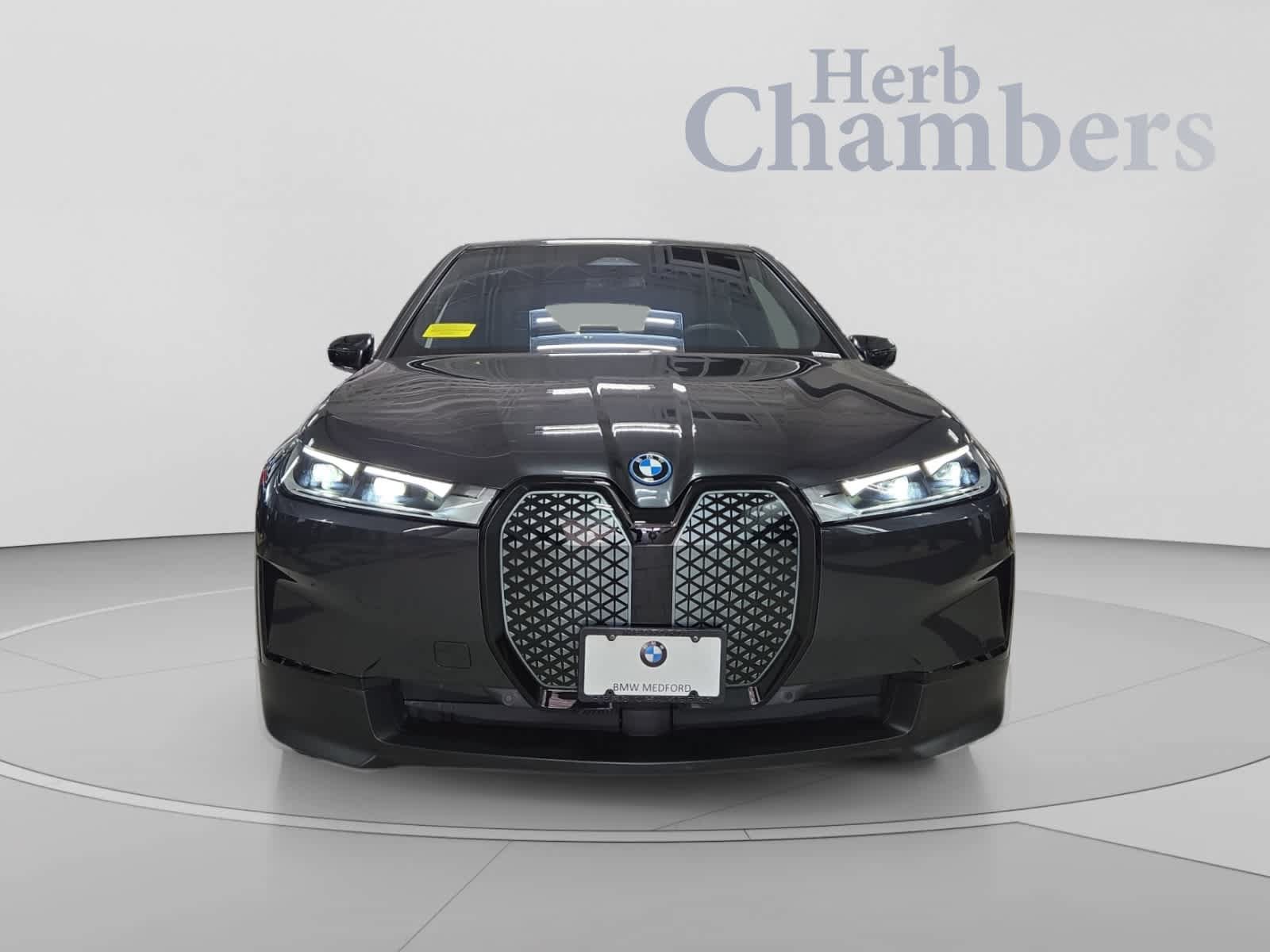 Used 2024 BMW iX xDrive50 w/ Convenience Package AWD/4WD image 2