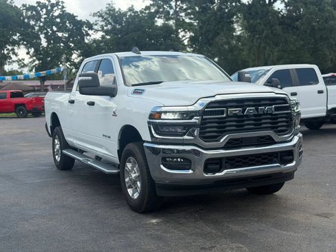 Used 2025 RAM 2500 Big Horn AWD/4WD image 4