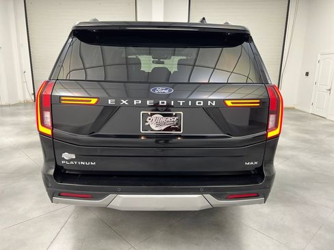 Used 2025 Ford Expedition Max Platinum AWD/4WD image 8
