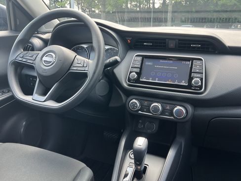 Used 2025 Nissan Kicks Play S FWD image 3