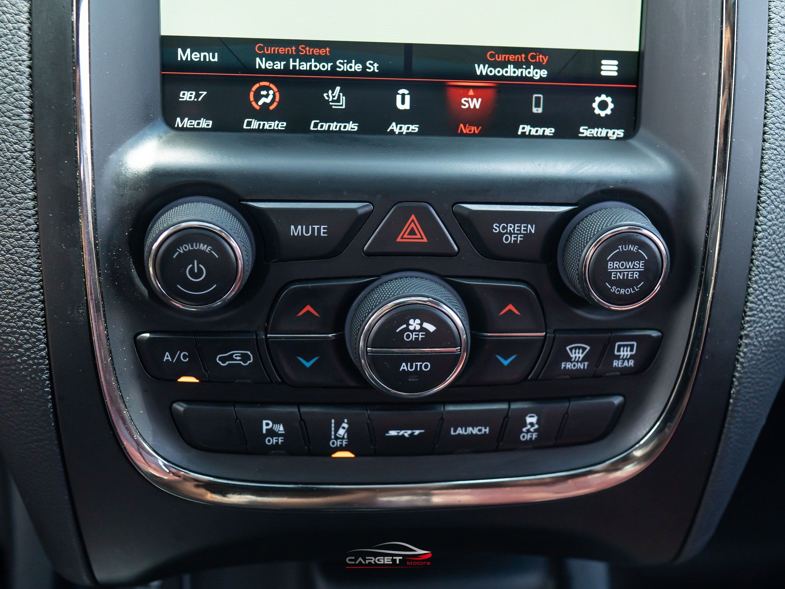 Used 2018 Dodge Durango SRT w/ Technology Group AWD/4WD image 35
