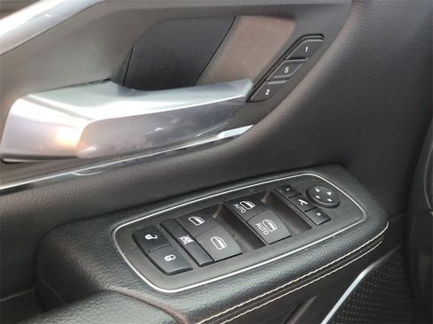 Used 2024 RAM 1500 Laramie image 30