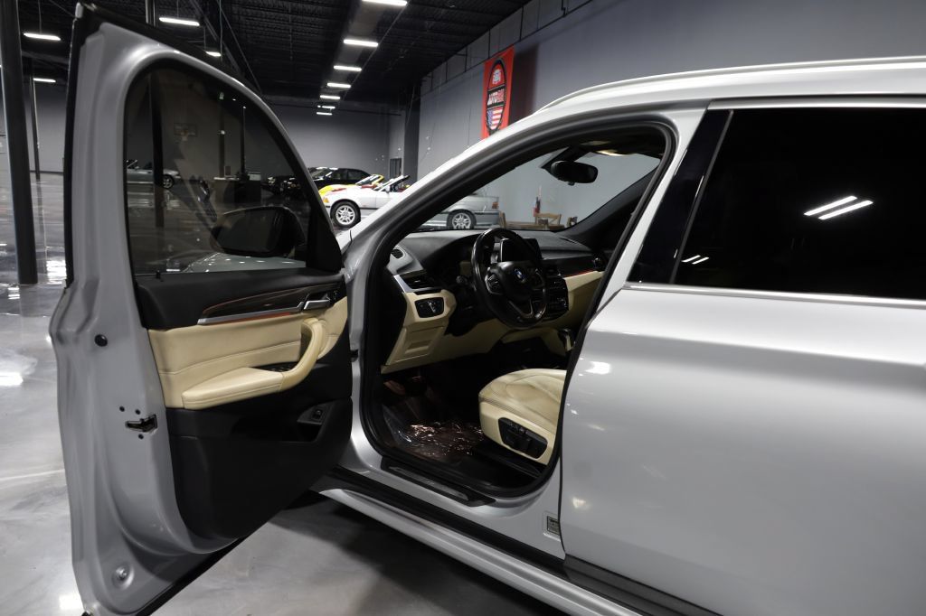 Used 2017 BMW X1 sDrive28i FWD image 9