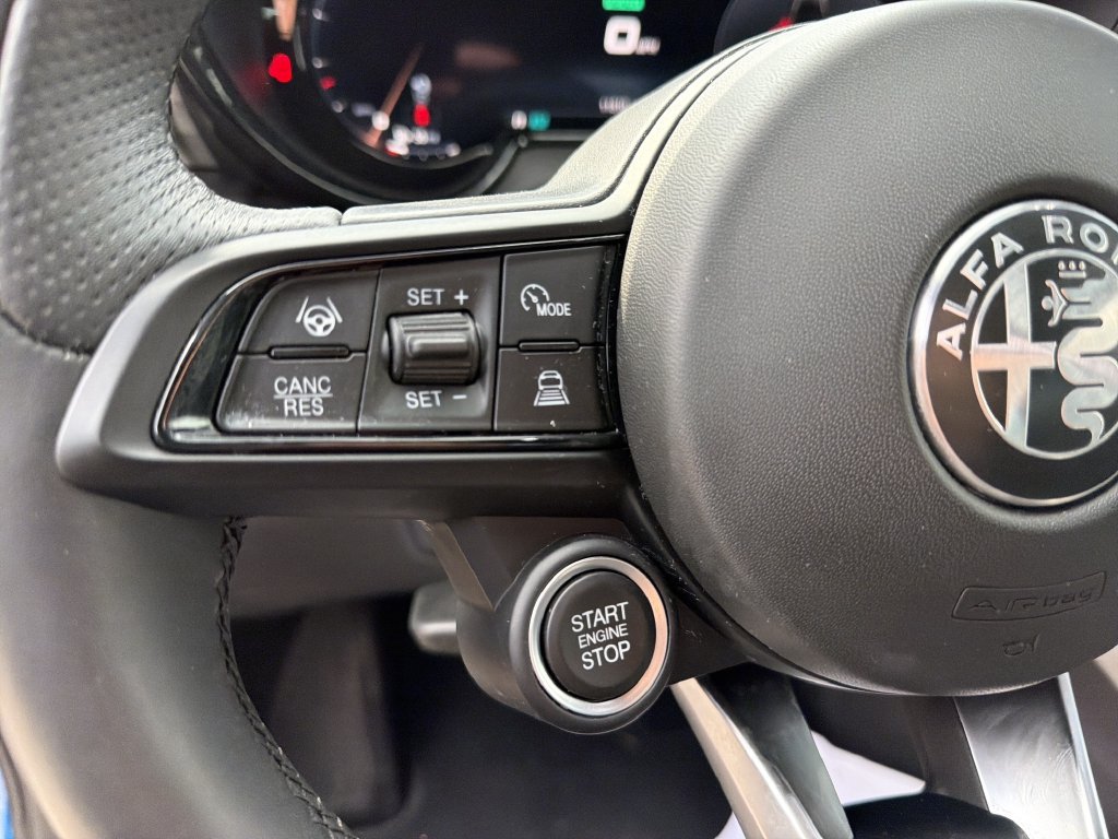 Used 2025 Alfa Romeo Tonale w/ Premium Package AWD/4WD image 18