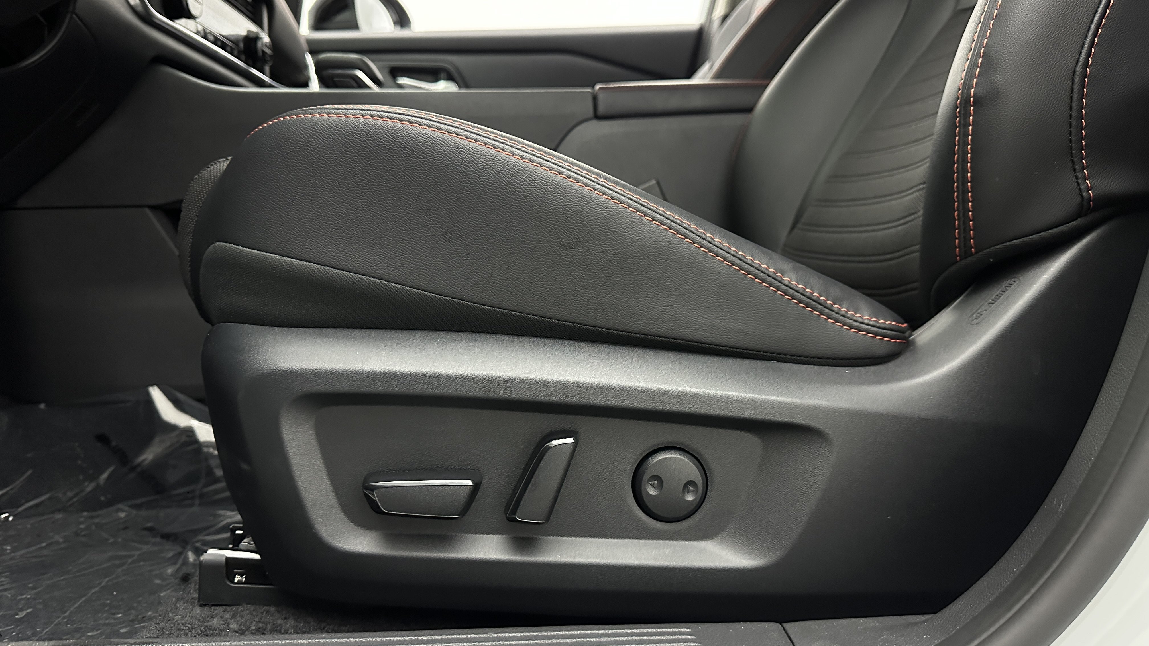 Used 2025 Nissan Rogue SV w/ Rock Creek Premium Package AWD/4WD image 14