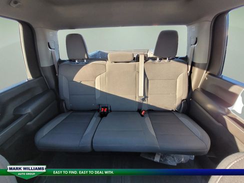 Used 2024 Chevrolet Silverado 2500 Custom w/ Custom Value Package image 16