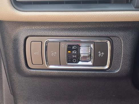 Used 2025 Lincoln Corsair Reserve FWD image 5