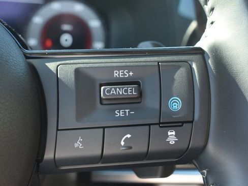 Used 2024 Nissan Pathfinder Platinum w/ Cargo Package image 22