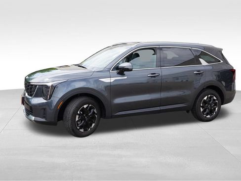 Certified 2024 Kia Sorento S w/ Panoramic Sunroof Package AWD/4WD image 10