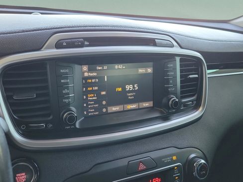 Used 2019 Kia Sorento EX image 14