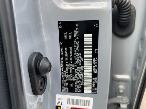 Used 2023 Toyota Highlander Bronze Edition image 15