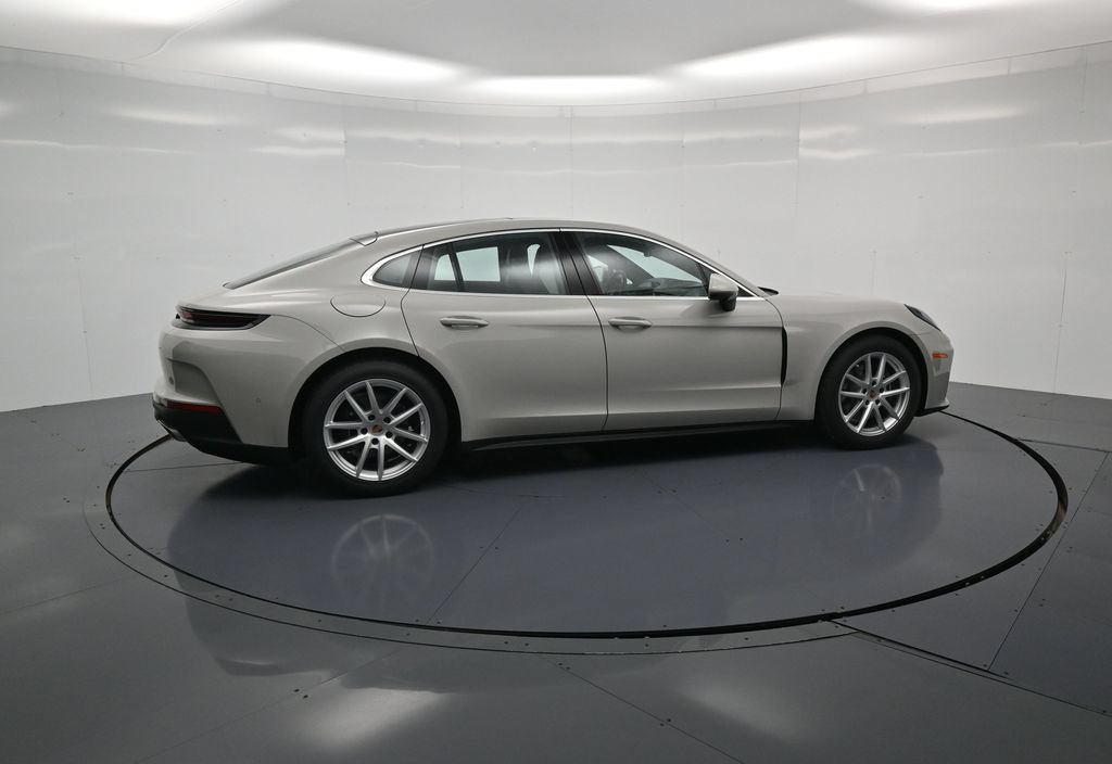 Used 2026 Porsche Panamera image 31