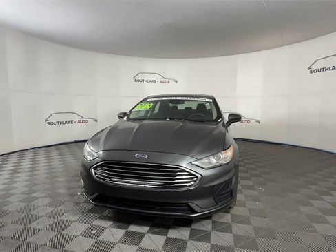 Used 2020 Ford Fusion SE image 3