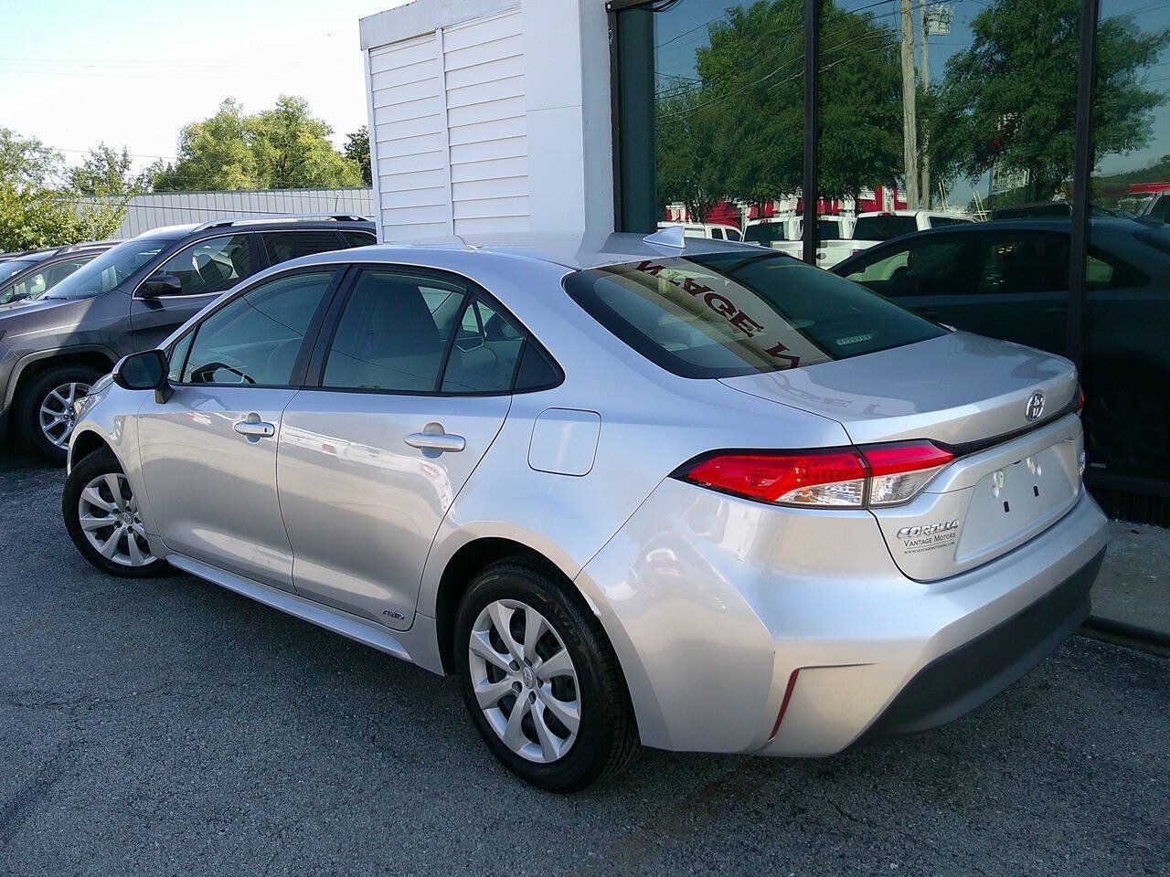 Used 2024 Toyota Corolla LE AWD/4WD image 7