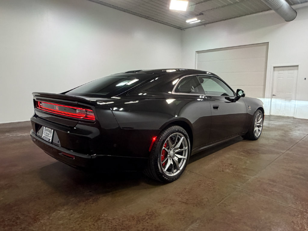 Used 2025 Dodge Charger Daytona Scat Pack w/ Track Pack AWD/4WD image 32