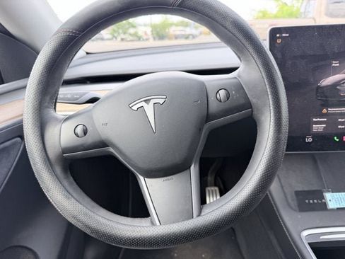 Used 2022 Tesla Model Y Performance AWD/4WD image 11