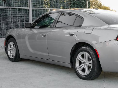 Used 2018 Dodge Charger SXT image 14