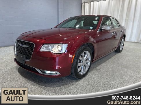 Used 2018 Chrysler 300 Limited w/ Safetytec Plus Group AWD/4WD image 4