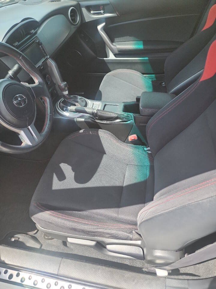 Used 2015 Scion FR-S RWD image 8