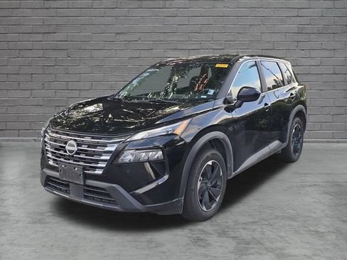 Used 2024 Nissan Rogue SV AWD/4WD image 3