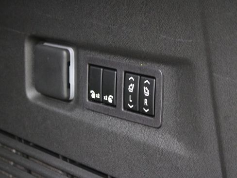 Used 2026 Chevrolet Suburban RST w/ Comfort Package AWD/4WD image 45