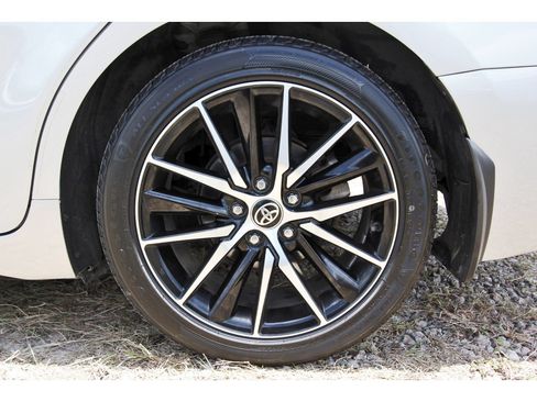 Used 2022 Toyota Camry SE w/ Convenience Package FWD image 34