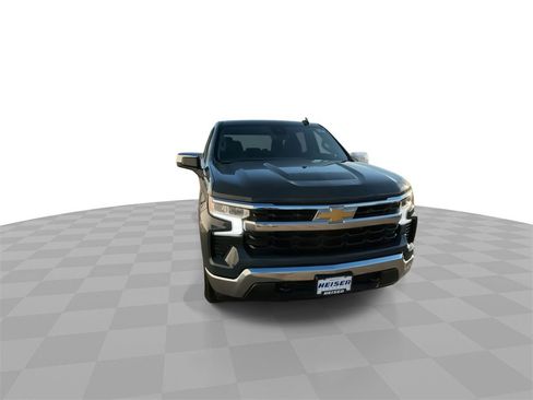 Used 2025 Chevrolet Silverado 1500 LT image 3
