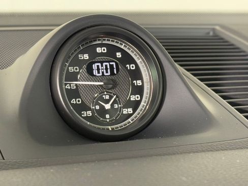 Certified 2026 Porsche Macan AWD/4WD image 31