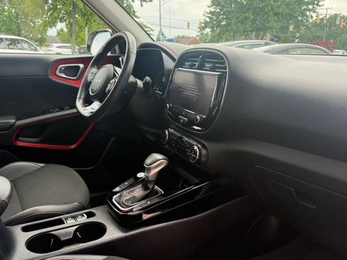 Used 2023 Kia Soul GT-Line w/ GT-Line Technology Package FWD image 13