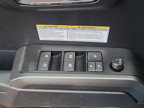 Certified 2020 Toyota Tacoma TRD Off-Road AWD/4WD image 29