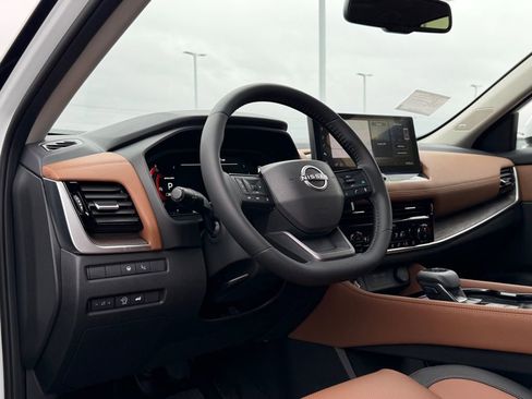 New 2026 Nissan Rogue Platinum image 10