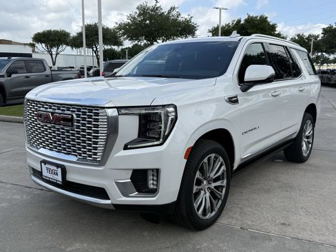 Used 2021 GMC Yukon Denali w/ Denali Premium Package RWD image 9