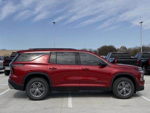 New 2026 Chevrolet Traverse LT image 3
