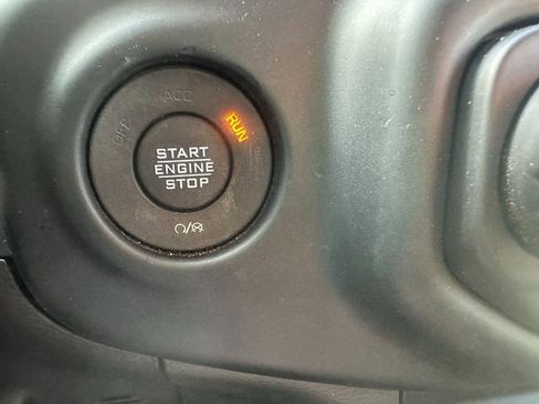 Used 2023 Jeep Gladiator Mojave w/ Cold Weather Group image 37