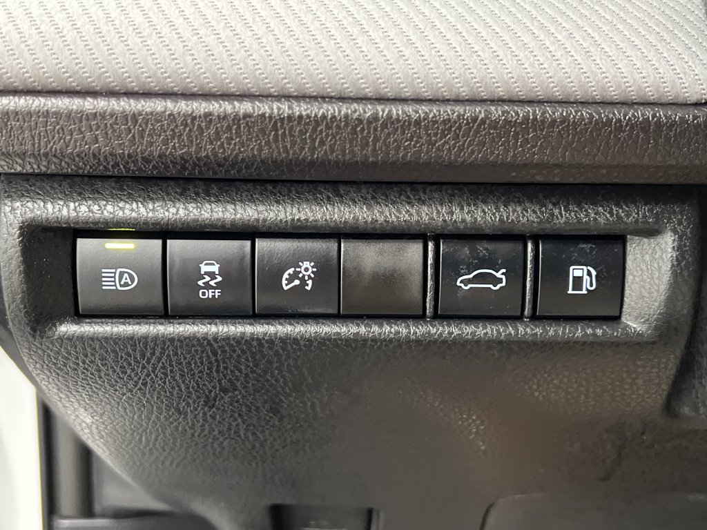 Used 2025 Toyota Camry SE FWD image 43