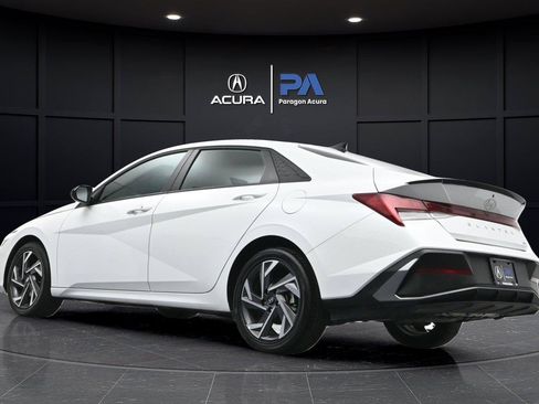 Used 2025 Hyundai Elantra SEL FWD image 33