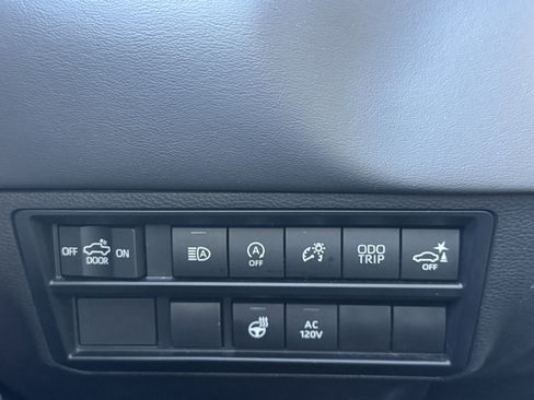 Used 2023 Toyota Tundra Platinum AWD/4WD image 34
