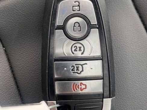 Certified 2025 Ford Expedition Max Platinum image 30