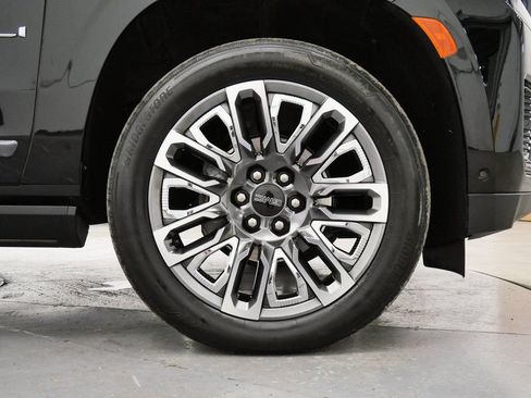Used 2024 GMC Yukon Denali Ultimate AWD/4WD image 37