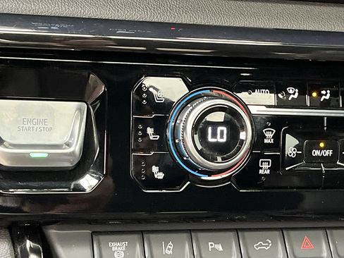 Used 2024 GMC Sierra 2500 AT4 w/ AT4 Premium Plus Package AWD/4WD image 26