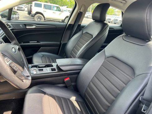 Used 2018 Ford Fusion SE w/ Equipment Group 201A AWD/4WD image 7