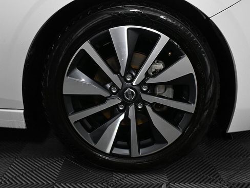 Used 2020 Nissan Sentra SV w/ SV Premium Package image 33