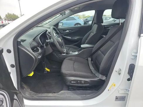 Used 2025 Chevrolet Malibu LS w/ Driver Confidence Package FWD image 9