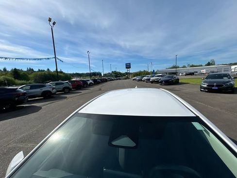 Used 2024 Toyota Corolla LE FWD image 19